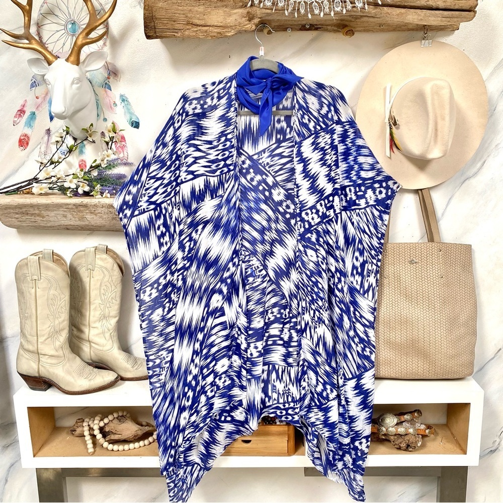 Mediterranean Vibe Cape W Boho Beach Vibe In Soft Gauzy Lightweight Fabric